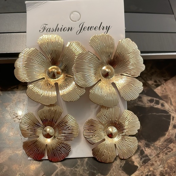 Double Flower Gold Drop Eearrings - Picture 13 of 17